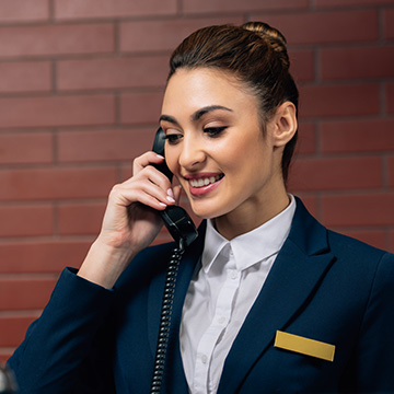 What languages does the staff at Sleep Inn Center City speak?